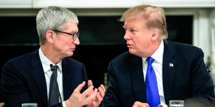 Tim Cook to join Trump at White House for Apple investment announcement